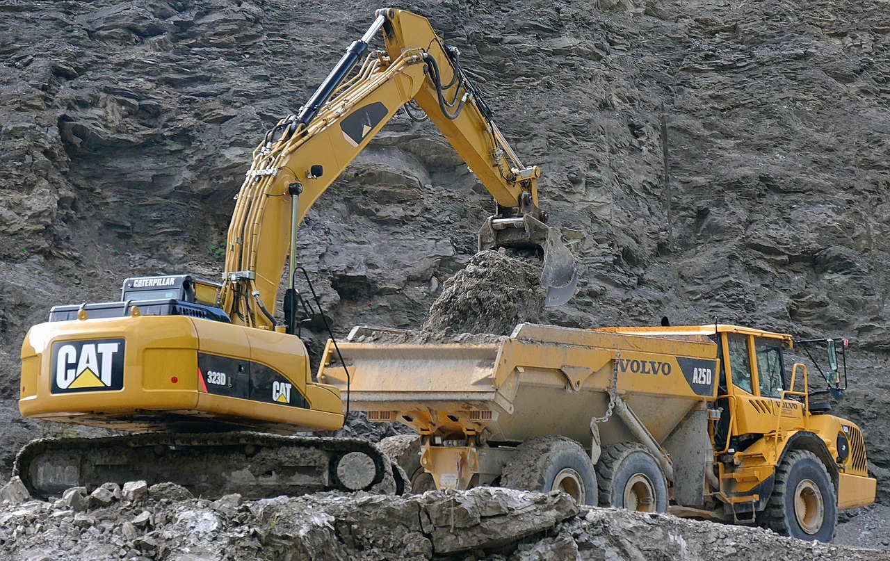 excavator, truck, automobile-1673927.jpg